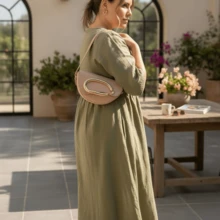 Women's Handbag With Gold Detail For Hand Grip - Chic And Versatile Party Bag - Nude - View 4