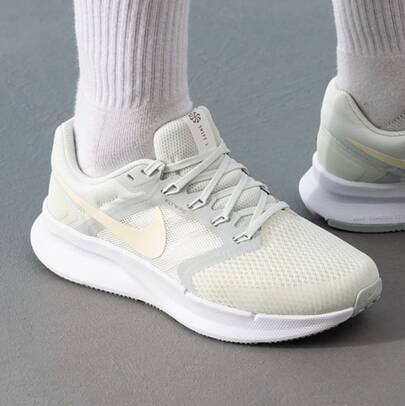  Nike Run Swift 3: Simple, Comfortable, Breathable, Supportive, And Responsive Low-Top Casual Running Shoes For Women.