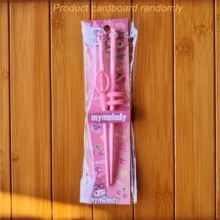 [Đã được ủy quyền IP] Bộ 2 đũa ngọc bích Hello Kitty hoạt hình tinh tế mới của Sanrio, đũa phụ cao cấp, thích hợp cho bàn ăn gia đình, sử dụng tinh tế, chất liệu bền đẹp, hai kiểu dáng để lựa chọn, thích hợp làm quà tặng sinh nhật cho nhiều độ tuổi, trang trí nhà hàng, ngày Valentine, đám cưới, mùa tựu trường, lựa chọn hoàn hảo cho cả bốn mùa. - Nhiều màu - Xem 21