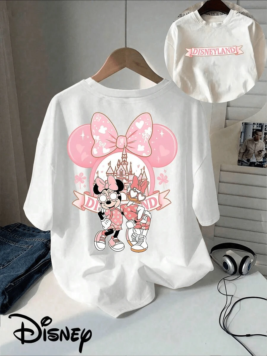 This Disney-Licensed Women's Summer Cotton T-Shirt Features The Word "DISNEYLAND" On The Front, A Huge Pink Minnie Mouse Bow, And Is Adorned With Heart And Four-Leaf Clover Patterns, As Well As A Disney Castle Design, Creating A Lively Party Atmosphere. It's Perfect For Taking Photos At Disney Theme Parks Or As A Travel Souvenir. Made Of 100% Cotton, This Unisex Adult Casual Short-Sleeved T-Shirt Is Suitable For Spring Wear, Is Comfortable Against The Skin, And Is Also Suitable For Outdoor Activities. - 白色 - 查看 1