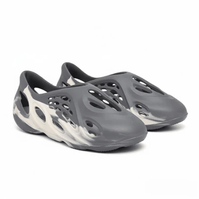 Street Style Camo Garden Clogs For Men Women, Breathable Hollow Design EVA Slides, Shock Absorbing Anti Skid Platform Sandals, Unisex Clogs