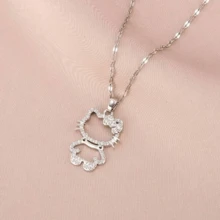 1件优雅迷人的Hello Kitty金色蝴蝶吊坠项链，浪漫珠宝，三丽鸥派对配饰，精致派对装扮，经典可爱时尚 - 彩色 - 查看 4