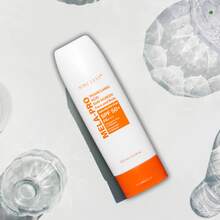MELA-PRO Tranexamic Acid Sun Screen 100 mL – Protector Solar Facial Antimanchas con Ácido Tranexámico de Nine Less, Fotoprotección Avanzada de Amplio Espectro, Previene Manchas Solares, Melasma y Oscurecimiento, Textura Ligera Hidratante sin Efecto Graso, No Deja White Cast, Ideal para Rutina Antiedad y Despigmentante, Skincare Coreano Premium 100 mL - Blanco - Ver 1
