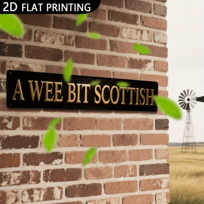 2D Flat, 1pc Vintage Scottish Style "A Wee Bit Of Scotland" Metal Wall Decor - Large Scottish Themed Iron Plaque With Highland Landscape, Tartan Border And Gaelic Text, Suitable For Pub, Restaurant, Bar Decoration - Rustic Scottish Traditional Decor, 2D Flat Design