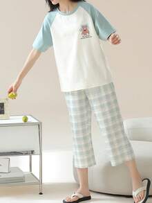 AICJ 纯色休闲简约女士家居服春夏母亲节卡通熊圆领套头衫蓝白格子睡衣套装短袖上衣七分裤2件套 - 藍白色 - 查看 2