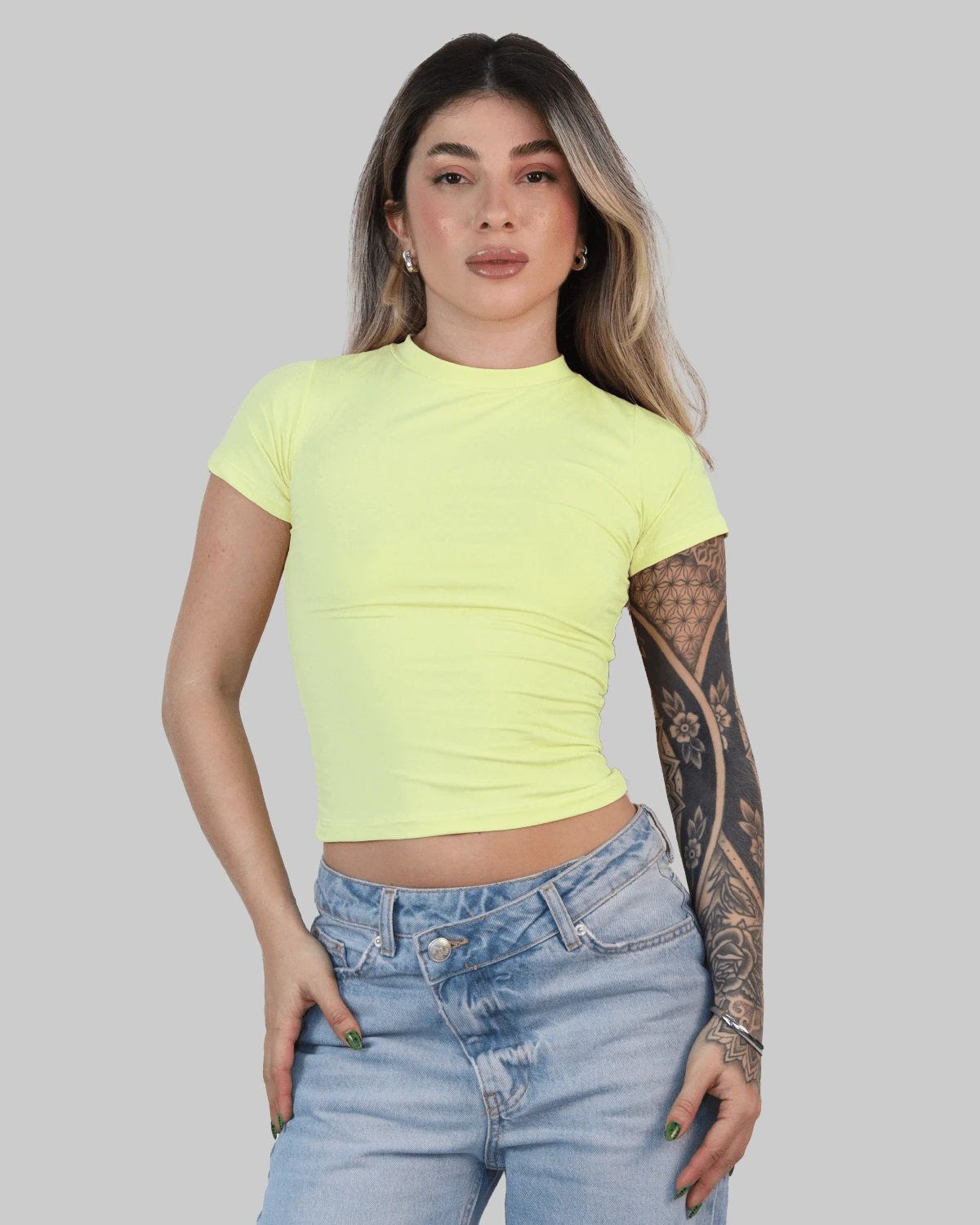 Women's Summer Cropped T-Shirt With Short Sleeves And Round Neck, Slim Fit, Solid Color, Aitona - 黃色 - 查看 1