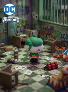 Warner Bros Móc khóa túi bí ẩn DC Series được cấp phép chính thức (1 chiếc) - Móc khóa xốp 3D, hộp bí ẩn, hình nhân vật, kẹp túi & phụ kiện, móc kéo khóa, móc chìa khóa, phụ kiện ba lô, quà tặng sưu tầm - Superman,  Quinn, Penguin, Joker, Wonder Woman, Batman, Flash, Green Lantern - Nhiều màu - Xem 3