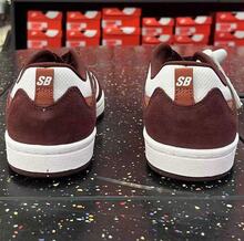 Nike SB ALLEYOOP 女款轻便、舒适、耐穿的户外滑板鞋，低帮平底休闲运动鞋，白红撞色设计，通勤滑板鞋，时尚款 CQ0369-601 - 白紅 - 查看 6
