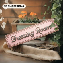 Aceasta este o placă din fier 2D, special concepută pentru vestiare, cu o funcție decorativă de perete fermecătoare. Prezintă o ramă delicată și un fundal roz, fiind foarte potrivită pentru baruri, camere de zi, săli de mese, hoteluri și diverse alte medii. - Multicolor - Vizualizare 3