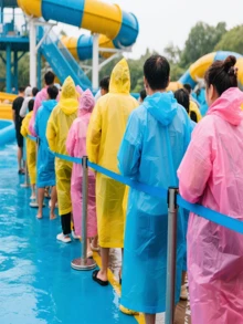 5件装通用防水雨披，PE材质，完全防水，便携，适合旅行、徒步、钓鱼、露营等户外活动，成人户外雨衣，蓝色，无印花（颜色随机） - 多色 - 查看 10