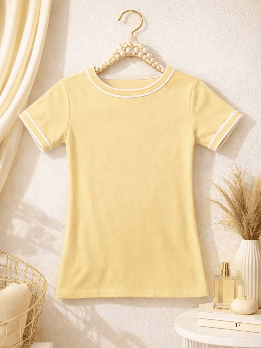Women's Basic Short-Sleeve Blouse In Plain Ribbed Fabric With Round Neck And Neck And Sleeve Details - Amarillo mantequilla - Ver 1