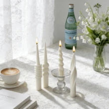 1 pieza Vela con aroma de estilo vintage en color blanco (no incluye el soporte de la vela) - Ideal para meditación, iluminación, decoración de escenas y creación de ambiente. Características: Patrón ondulado, formas cilíndricas, hemisféricas y de pilar retorcido. Vela de cera de soja sin humo. Adecuada para decoración del hogar, fiestas, exhibición en mesas, decoración de restaurantes, bodas, regalos de cumpleaños y regalos para ella. - 1PC - Ver 3