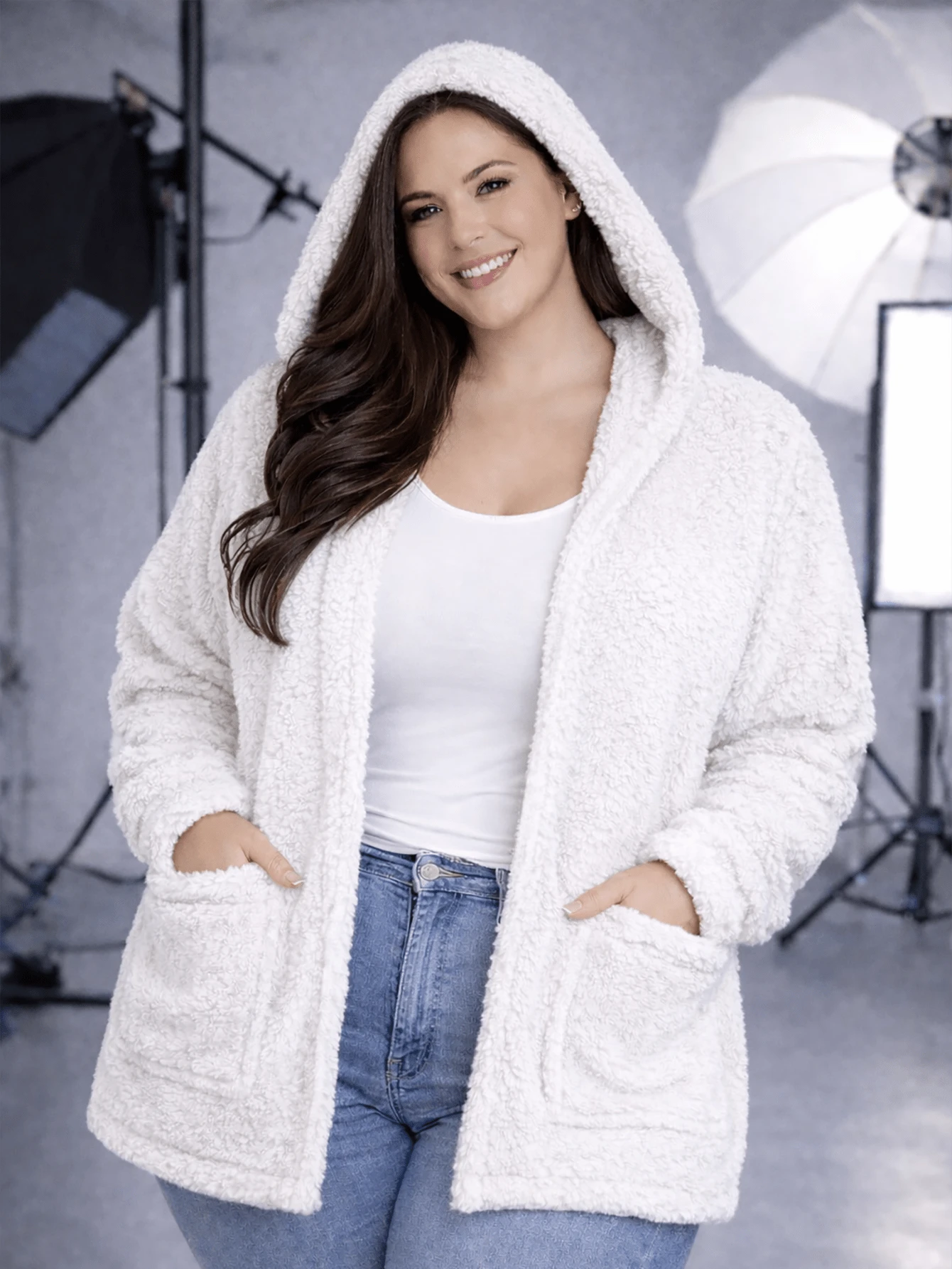 Women's Plus Size Teddy Coat With Hood And Plush Pockets For Winter. - 白色 - 查看 1
