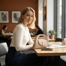 Elegant Small White Women's Handbag, Handbag And Crossbody Bag - New Release - 裸色 - 查看 3