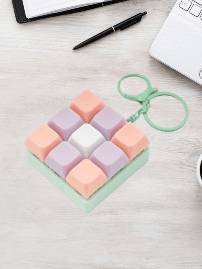 1pc 9-Key Square Single Finger Toy Keychain, Sensory Toy, Small Stress Relief Toy, Hand Toy, Collectible Party Item, Teen Creative Toy, Teen Stress Relief Toy, Creative Keyboard Pendant Decoration Gift (Random Color)