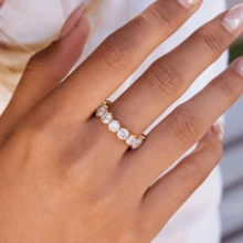 VKHK 1枚18K镀金不锈钢全钻立方氧化锆镶嵌单枚戒指，适合男士、女士、情侣佩戴，日常佩戴及婚礼场合皆宜，亦可作为礼物。 - 鑽戒 - 查看 2