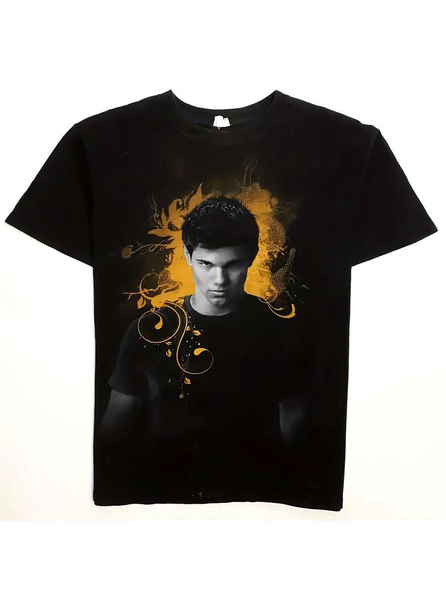 Crepúsculo unisexo Camiseta Camiseta para Hombre con Estampado de Lobo Negro y Rostro de Jacob Twilight - Camiseta de talla grande con diseño de película, diseño de media luna, camiseta casual de manga corta con cuello redondo, adecuada para Halloween, regalos de Navidad, ropa para fans (lavable a máquina, estampado duradero), disfraz de Halloween. Mujeres Camisetas pareja trajes, conjuntos infantil Camisetas padre-hijo Camisetas cumpleaños regalos, familia Camisetas niños Camisetas vacaciones regalos ropa de niña tops para adolescentes - Negro - Ver 1