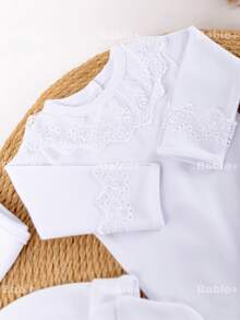 4-Piece Baby Girl Newborn Outfit Set, 100% Hypoallergenic Cotton Suedine Lace, White, Bodysuit, Footed Pants, Hat, Gloves. - 白色 - 查看 3
