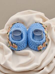 1 Pair Handmade Crocheted Flower Pattern Infant Pre-Walker Shoes/Socks - Baby Blue - View 7