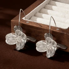 1 Đôi bông tai hình cánh hoa 3D rỗng, thích hợp để đeo hàng ngày. - Bạch kim 1 - Xem 5