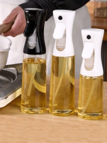 1个注油器。注油后，可精确控制油量，减少油脂吸收。剩余油位清晰可见。塑料压力头密封性极佳，防止泄漏。 - 查看 3