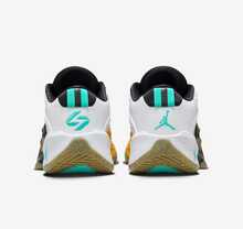 Nike 耐克新款缓震耐磨户外篮球运动鞋，JORDAN LUKA 3 强力支撑休闲低帮鞋，多色拼接运动鞋，热销款 FQ8185-100 - 彩色 - 查看 4