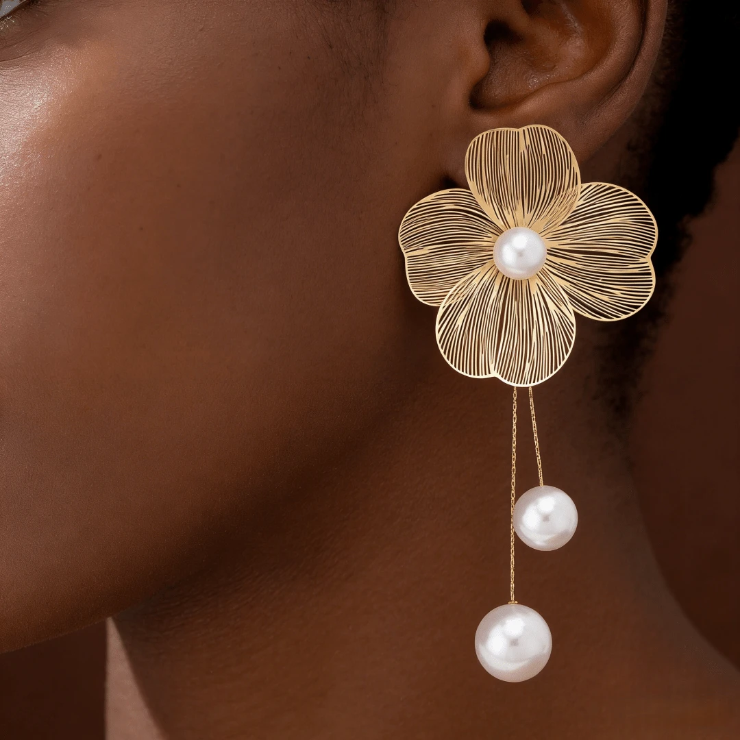 1 Đôi bông tai hình cánh hoa 3D rỗng, thích hợp để đeo hàng ngày. - Ngọc trai vàng - Xem 1