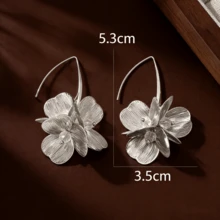 1 Đôi bông tai hình cánh hoa 3D rỗng, thích hợp để đeo hàng ngày. - Bạch kim 1 - Xem 4