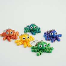 1个印花章鱼，章鱼钥匙扣，可活动关节章鱼模型挂件 - 户外展示 - 礼物交换 - 情人节、圣诞节、万圣节、复活节礼物 - 彩色 - 查看 2