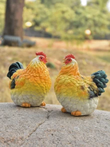 Urocza figurka kurczaka z żywicy, urocze zwierzątko gospodarskie do dekoracji domu i ogrodu, fantazyjna ozdoba patio, rustykalny akcent wiejski do salonu, kuchni, ekspozytor na półkę, odporna na warunki atmosferyczne rzeźba zewnętrzna, idealna do dekoracji ogrodu, na patio, balkon oraz jako wyjątkowy prezent dla miłośników zwierząt, entuzjastów kurczaków i kolekcjonerów w stylu rustykalnym - A - Zobacz 6