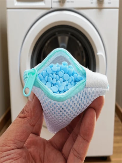Combo à la mode ! Un sac en maille triangulaire spécialement conçu pour les capsules de lessive, empêchant le collage, retenant le parfum pendant longtemps et offrant un pouvoir de nettoyage puissant. Garde le parfum pendant 72 heures ; épaissi et résistant à l'usure, facile à nettoyer, convient aux machines à laver. Doté d'un design en maille durable