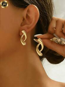 Un par de pendientes de botón dorados, sexy y elegantes, con formas geométricas que se pueden combinar con cualquier ropa de tu armario. Estos son pendientes vintage de gota de acero inoxidable, resistentes al agua y hipoalergénicos. - Multicolor - Ver 6