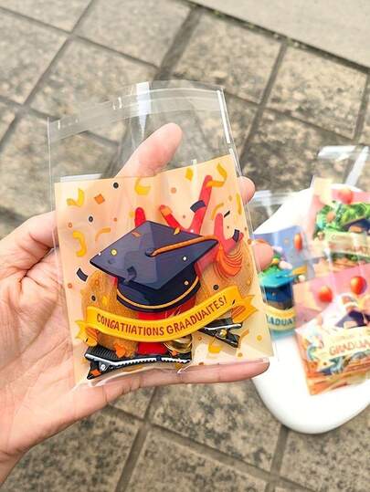 100个毕业礼物袋 - 自粘式庆祝袋，印有“祝贺毕业生！”字样，非常适合作为派对礼物和纪念品，多种颜色可选，毕业派对装饰（随机印刷）