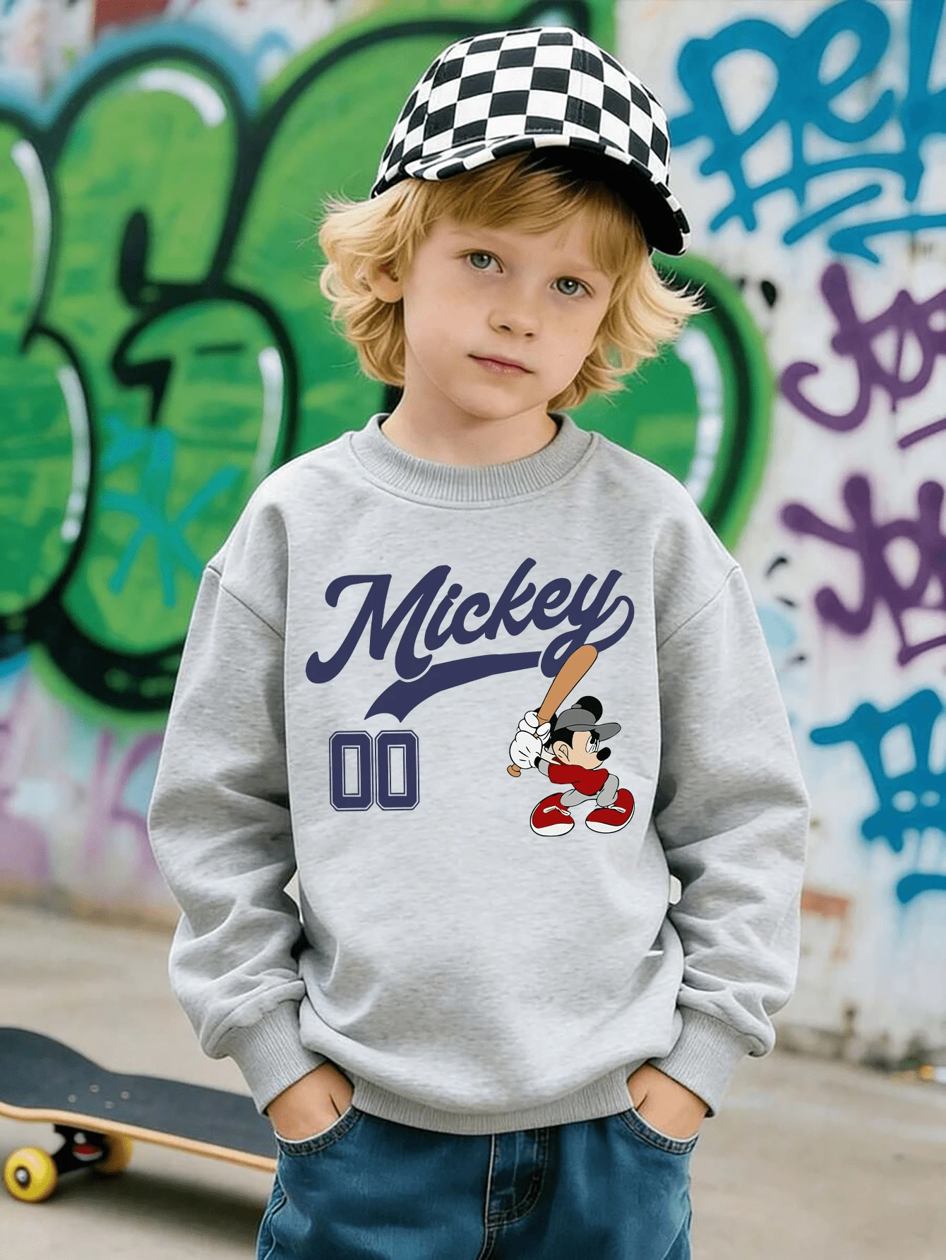 Bonita prenda para niño con un diseño estampado a doble cara de personajes de Disneyland y una elegante sudadera de cuello redondo. Cómoda y holgada, elástica y transpirable, lavable a máquina. Top versátil, ideal para... - Gris - Ver 1
