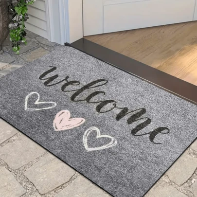 1 件装手写欢迎爱心图案门垫 - 热情迎接每一位客人。可水洗，是玄关、浴室、厨房和卧室的完美家居装饰。可用作浴室垫或家居装饰品。