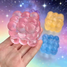 新款麦芽挤压减压玩具魔方，超薄挤压麦芽压缩玩具，1个柔软慢回弹水魔方玩具，葡萄纹理，慢回弹，耐用，非常适合青少年/成人，节日/生日礼物，万圣节礼物，圣诞节礼物，平安夜礼物 - 彩色 - 查看 5