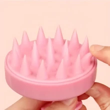 Set de 3 piezas para el cuidado del cabello: Cepillo de masaje para el cuero cabelludo de silicona, peine reutilizable y botella rociadora - Masajeador suave para el cuero cabelludo apto para todo tipo de cabello, de alta calidad, fácil de usar, peine de silicona duradero - Ver 5