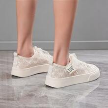 1双女士蕾丝网面透气平底运动鞋，舒适百搭休闲鞋，卡其色经典搭配裤装和裙装，系带休闲鞋 - 卡其色 - 查看 5