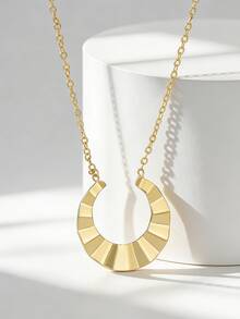 Charm-In Geometric Textured Gold-Plated Fan-Shaped Necklace For Women, Unique Design Clavicle Chain, Versatile For All Seasons, Commute And Dating, Ideal Gift - Yellow Gold - View 4