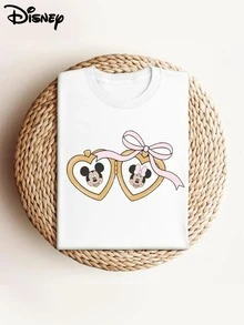 T-shirt d'été imprimé Mickey et Minnie de Disney, en pur coton lavé, coupe unique, tissu en pur coton, confortable et respirant, porté par les amoureux de Disney et les couples dans les parcs Disney ; une marque de mode de haute qualité, c'est le cadeau surprise idéal pour la famille et les amis. - Blanc - Voir 1