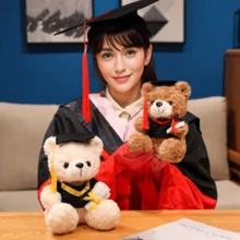 16厘米/25厘米可爱毕业学士制服泰迪熊和圣诞风格泰迪熊，柔软蓬松的毛绒玩具，适合装饰儿童房，也是圣诞节、毕业季、开学季、生日、新年、母亲节等特殊场合送给家人和朋友的礼物。 - 彩色 - 查看 7