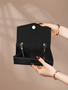 REMANLAND Elegant And Lightweight Pleated Fashion Clutch, A Glamorous And Charming Party/Evening Bag, Perfect For Party Girls, Brides, And Ladies. Features Hidden Card Slots And Compartments, Can Be Used As A Shoulder Bag Or Crossbody. Comes With A Detachable Metal Chain, Suitable For Balls, Banquets, Parties, And An Excellent Gift For Your Loved One. - Black - View 6
