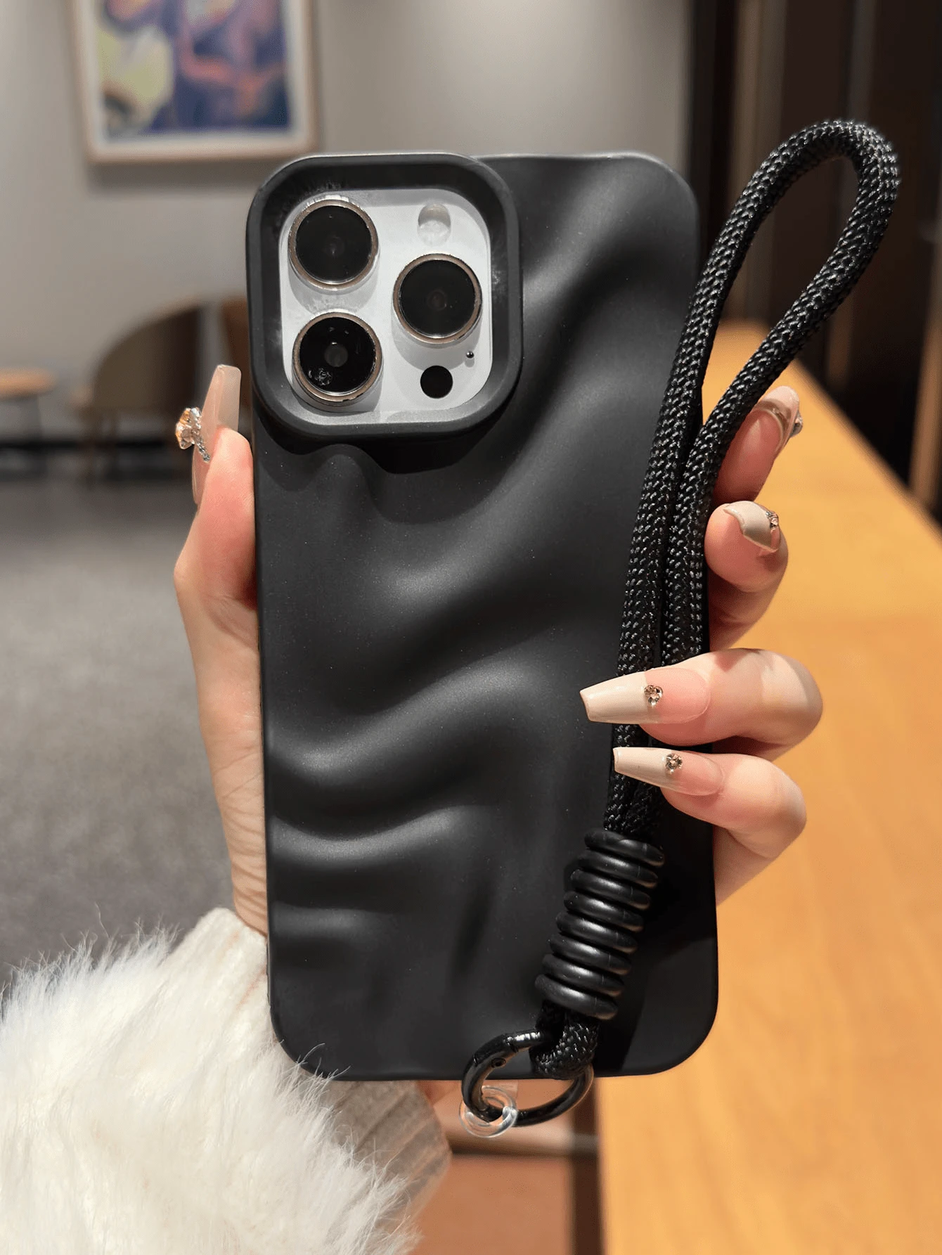 Wave Ripples 1pc Black Thickened Minimalist Anti-Drop Water Wave Pattern Phone Case Compatible With IPhone 11, 13, 12, 14, 13 Pro Max, 14 Pro Max, 15, 15 Pro, 15 Pro Max, 16, 16 Pro, 16 Plus, 16 Pro Max, 17, 17 Pro, 17 Air, 17 Pro Max - Black - View 1