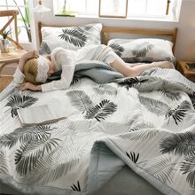 1pc Skin-Friendly Minimalist Plaid + Floral Quilted Wide-Edge Summer Quilt, Soft & Fine, Moisture-Wicking & Breathable, Minimalist & Elegant, Fashion Air Conditioning Quilt, Lightweight & Breathable Summer Quilt - Devotion - View 5