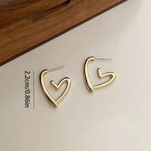 Elegant Heart Hoop Earrings, Chic Women Jewelry For Daily Wear, Valentine's Day & Mother's Day Gift - Gold - View 4