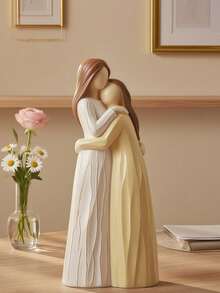 树脂母女拥抱摆件，手工彩绘雕塑，家居装饰佳品，母亲节、生日、感恩节送给妈妈的贴心礼物，适合摆放在客厅、卧室、书架、书桌、桌面，是温馨农舍风和现代室内装饰的理想之选，也是展现母女情深的感人艺术品，经久耐用，是庆祝母女之爱的工艺摆件。 - A - 查看 1