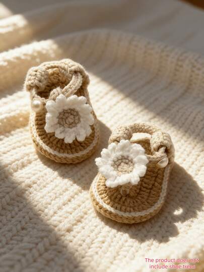 1 Pair Handmade Infant Sandals, Crochet Daisy Pattern, Yellow And White, Pearl Button Decor