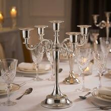 这款银色优雅多臂烛台，北欧风格家居装饰，营造浪漫氛围，适合客厅、节日等场合。这款波西米亚风格的锌合金桌面摆件，是家居装饰、壁炉装饰、圣诞派对、乔迁礼物、婚礼、餐厅和聚会的完美之选。 - 多款式 - 查看 13