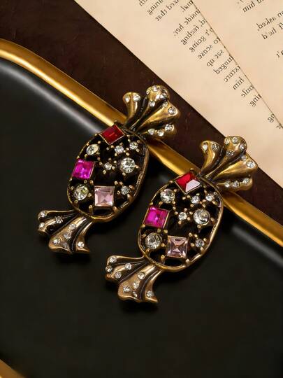 一对复古水钻糖果造型可爱耳环，适合女性日常佩戴、作为礼物或舞会配饰