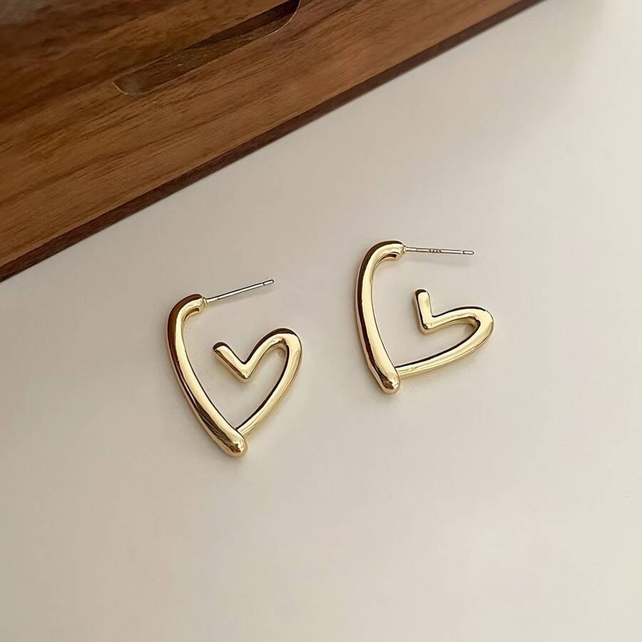 Elegant Heart Hoop Earrings, Chic Women Jewelry For Daily Wear, Valentine's Day & Mother's Day Gift - Gold - View 1